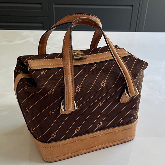 Gucci Bag Gucci GG Bag Gucci Vanity Trunk Gucci Cosmetic Bag Gucci Bag. - Picture 6 of 17